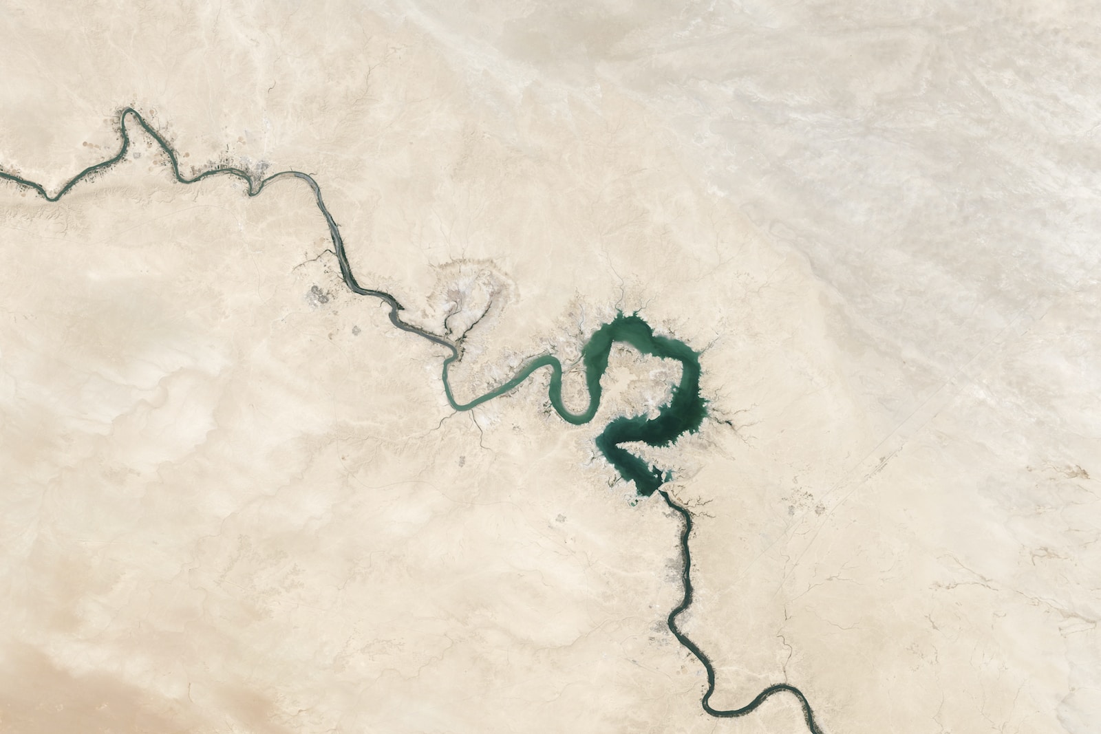 Resolving the Haiti Massacre River Dispute 1 Satellite image of river